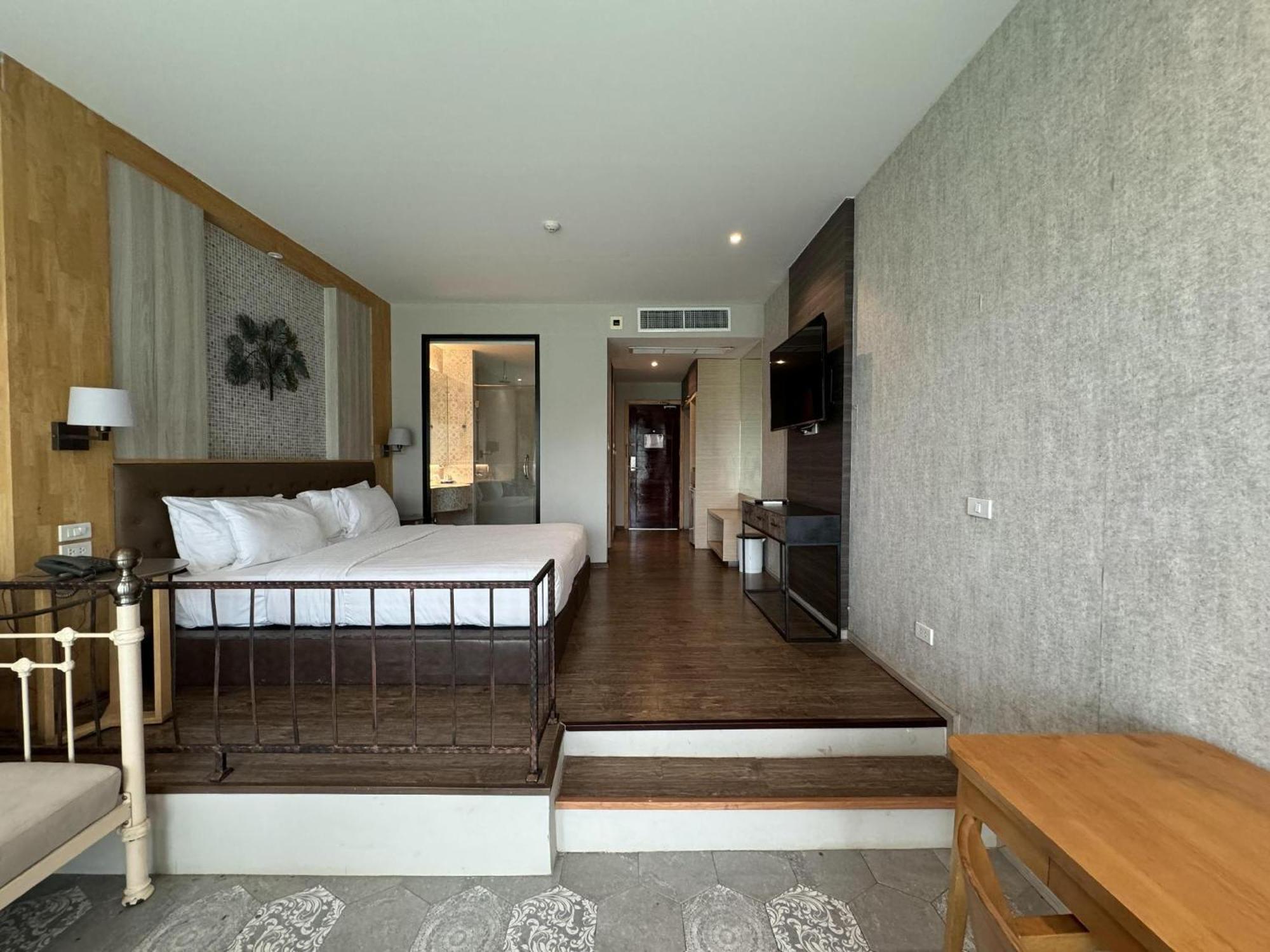 La Isla Pranburi Beach Resort Sam Roi Yot Bagian luar foto