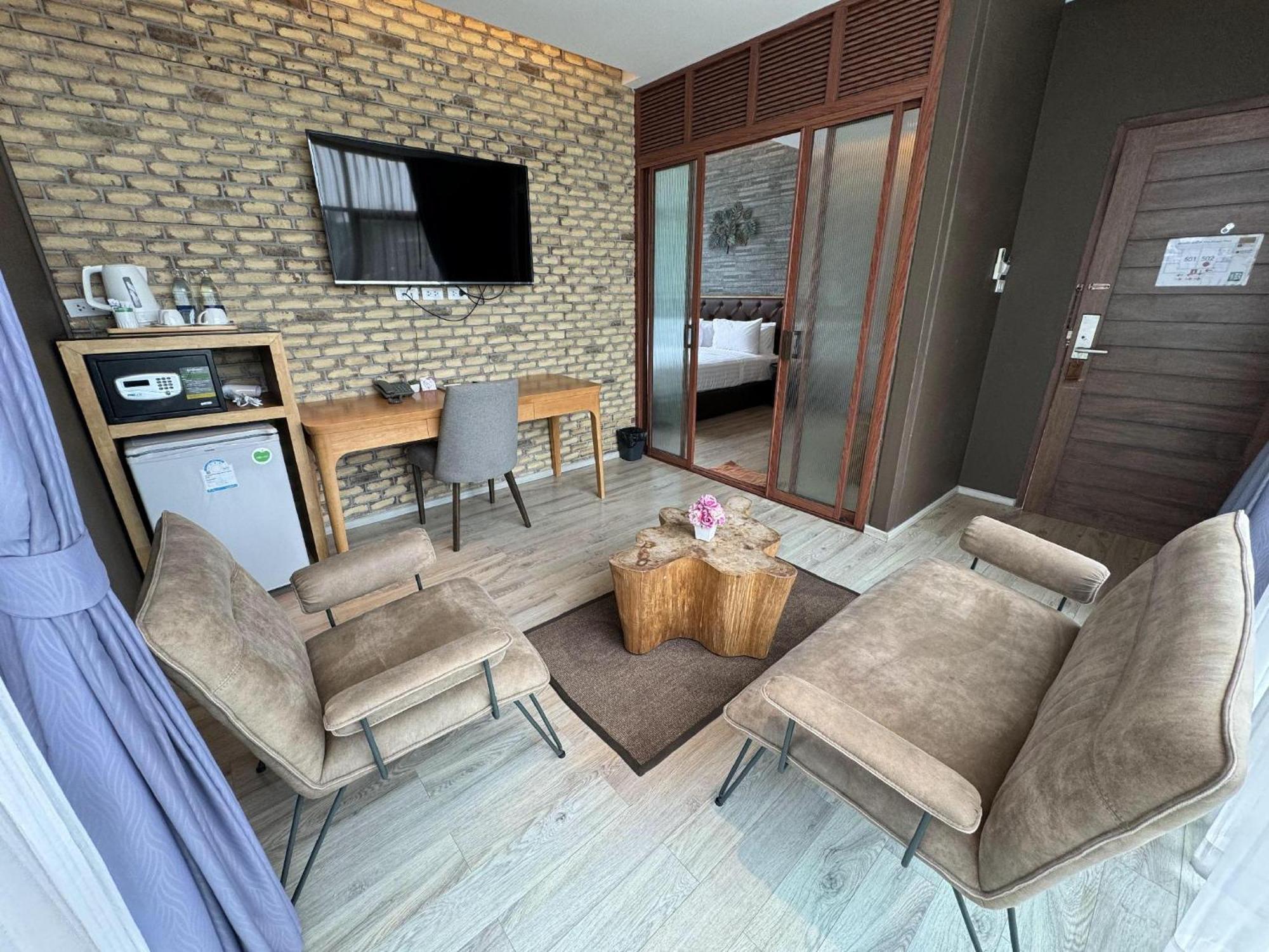 La Isla Pranburi Beach Resort Sam Roi Yot Bagian luar foto