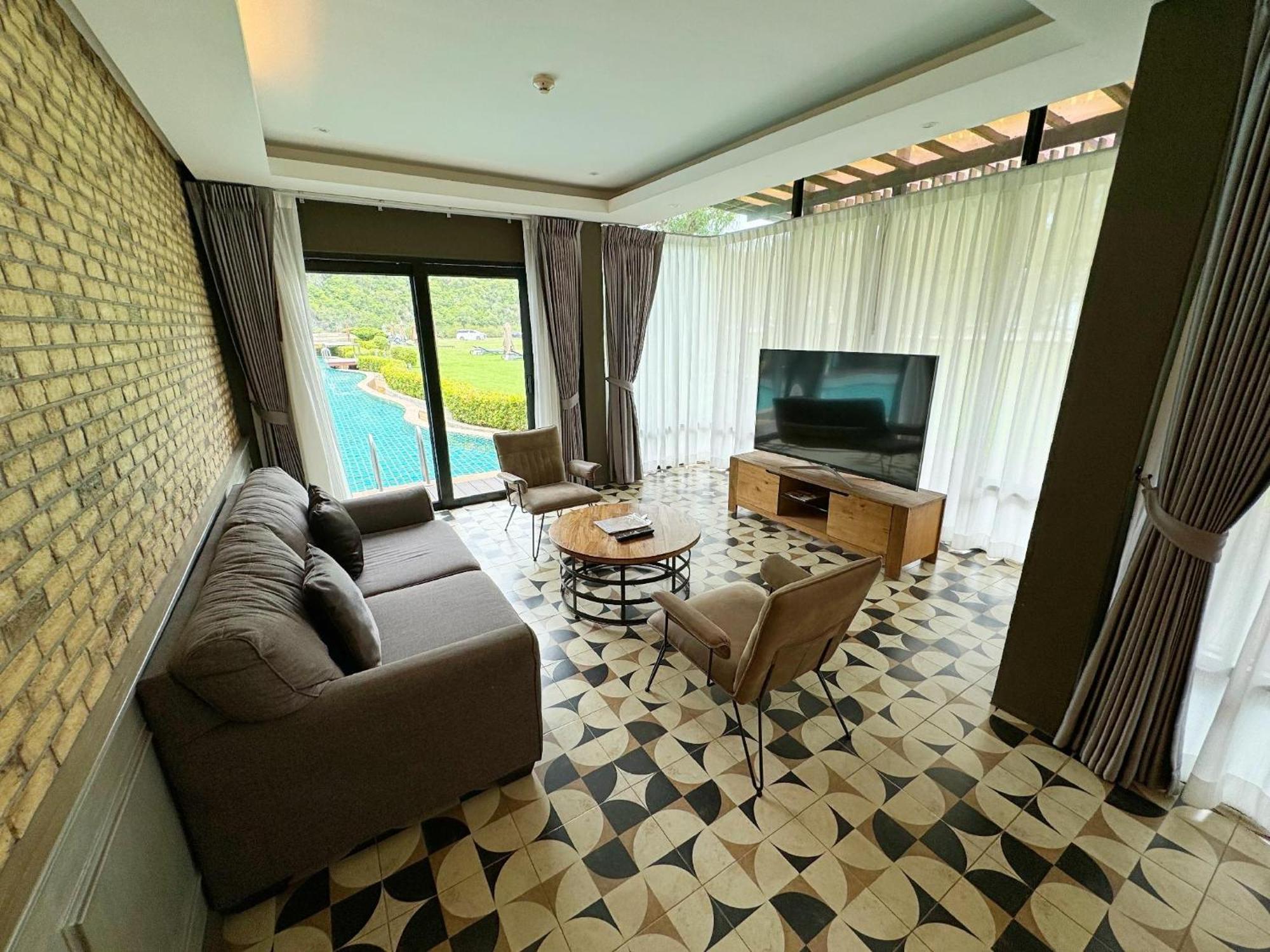 La Isla Pranburi Beach Resort Sam Roi Yot Bagian luar foto