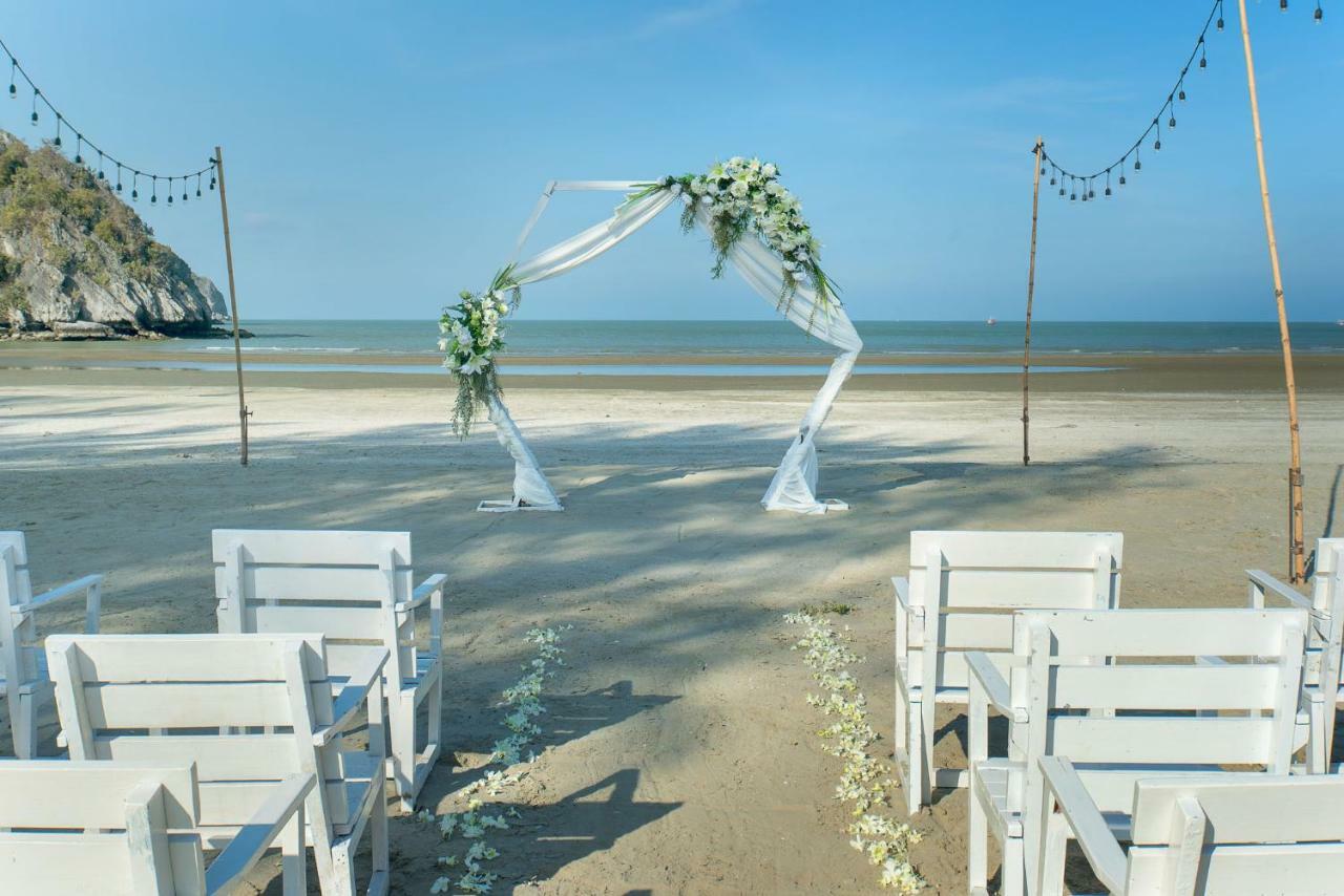 La Isla Pranburi Beach Resort Sam Roi Yot Bagian luar foto