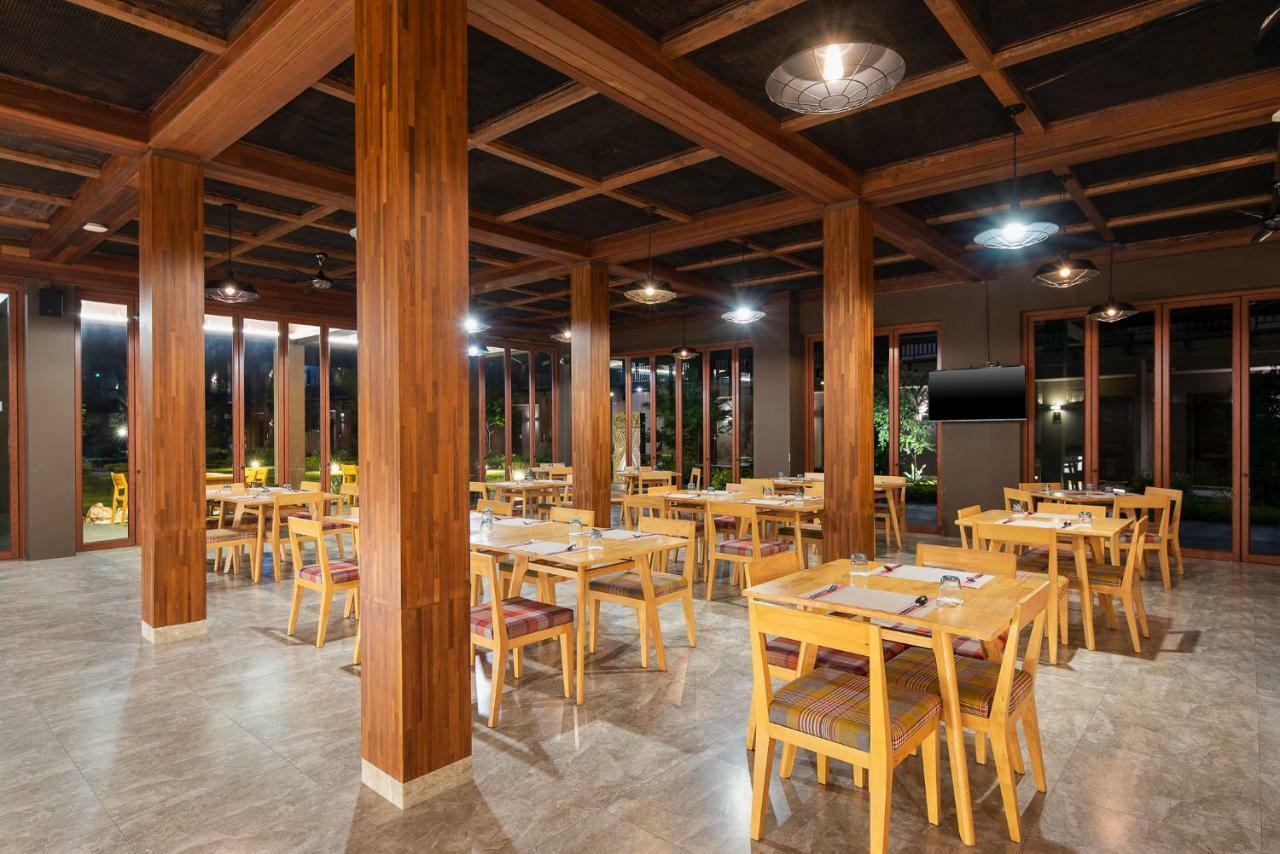 La Isla Pranburi Beach Resort Sam Roi Yot Bagian luar foto