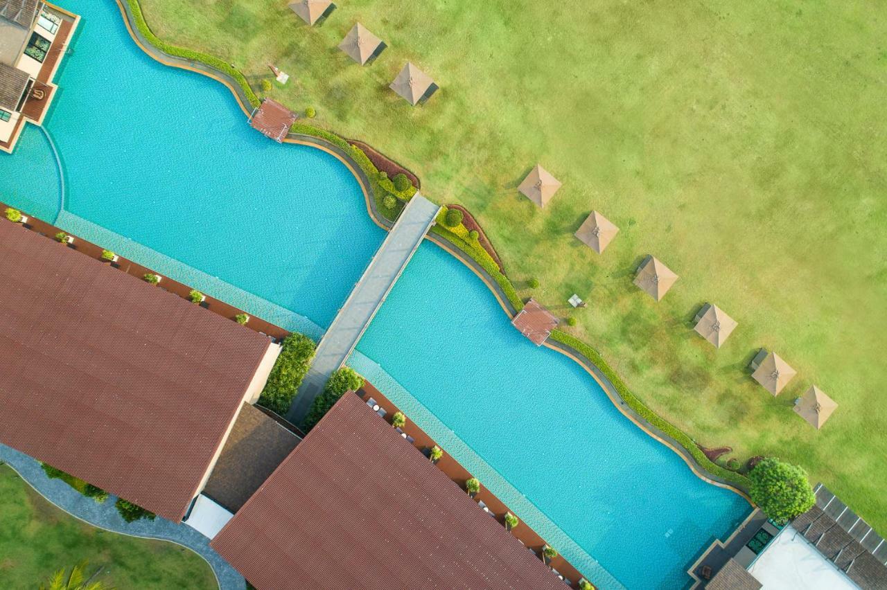 La Isla Pranburi Beach Resort Sam Roi Yot Bagian luar foto