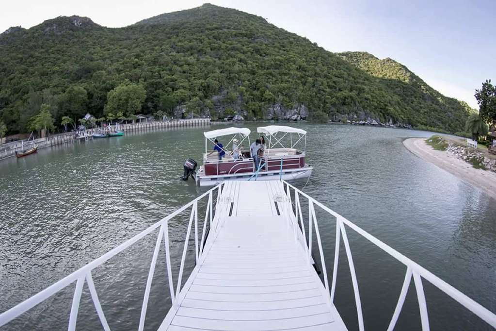 La Isla Pranburi Beach Resort Sam Roi Yot Bagian luar foto